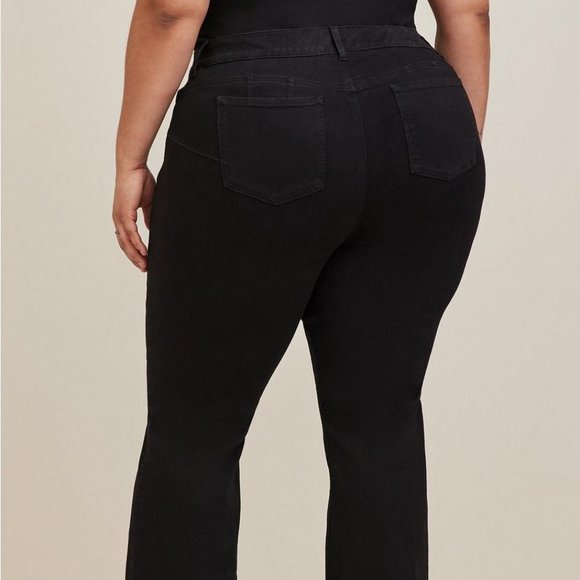 Bombshell Flare Premium Stretch High-Rise Jean NWOT (2 Available) - Picture 3 of 6